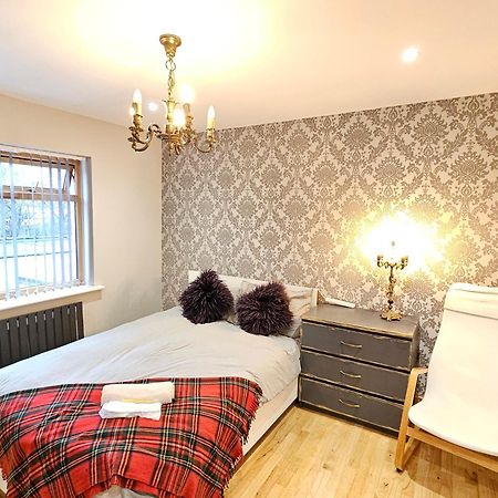 Beautiful Guest Rooms, Free Parking, 30Min Heathrow, 40Min Wembley, 60Min Central London Greenford  Exterior foto