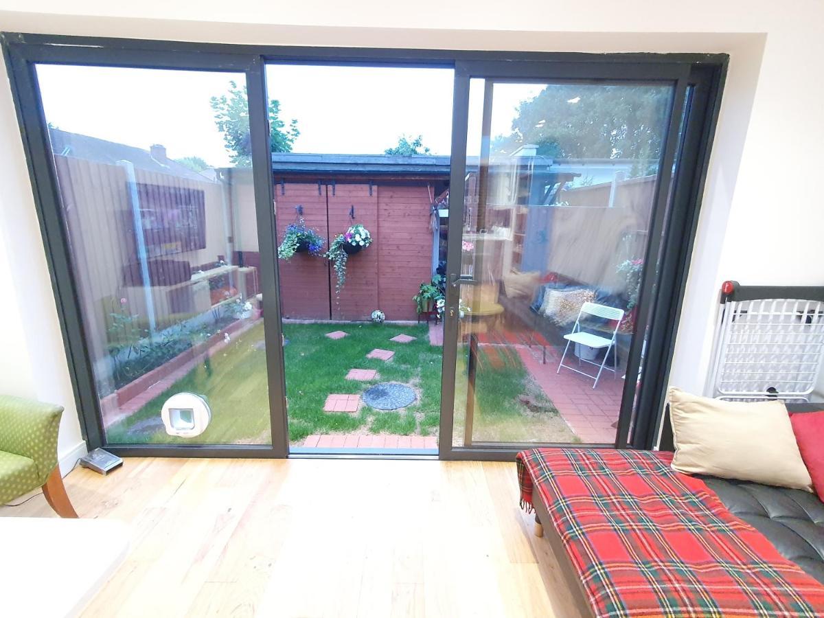 Beautiful Guest Rooms, Free Parking, 30Min Heathrow, 40Min Wembley, 60Min Central London Greenford  Exterior foto